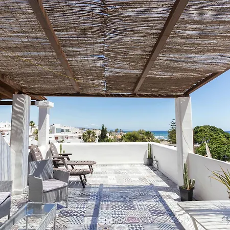 Neptunito: Primera Linea Con Piscina Apartament